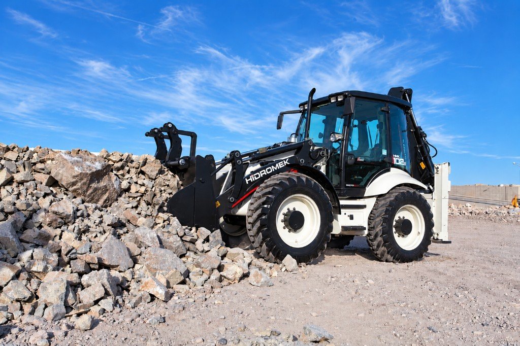 Sivas bahçe tesviye Hidromek 102